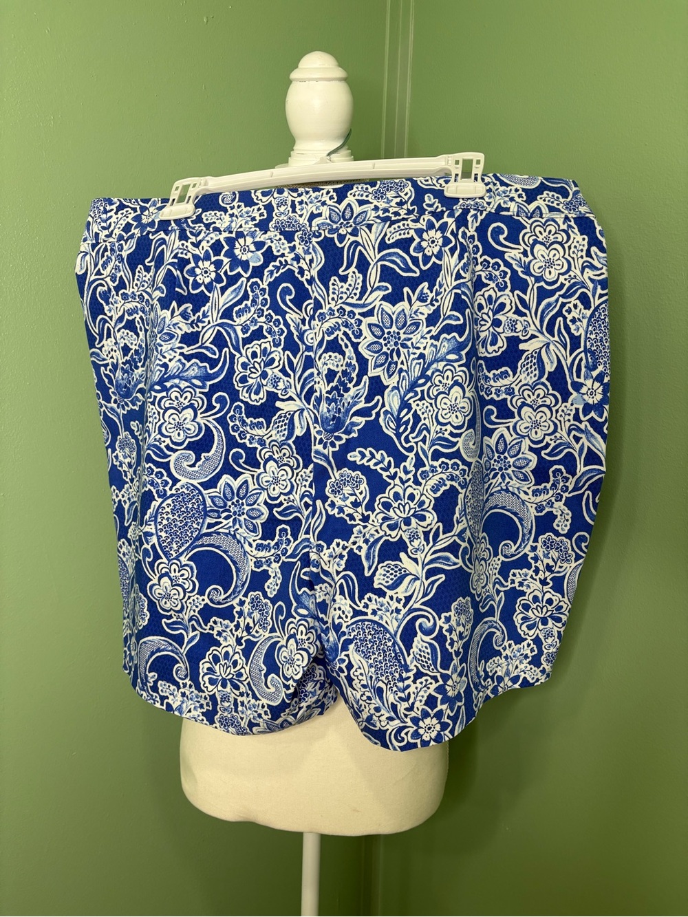Rafaella Royal Blue & White Floral Men's Shorts - Picture 2 of 5